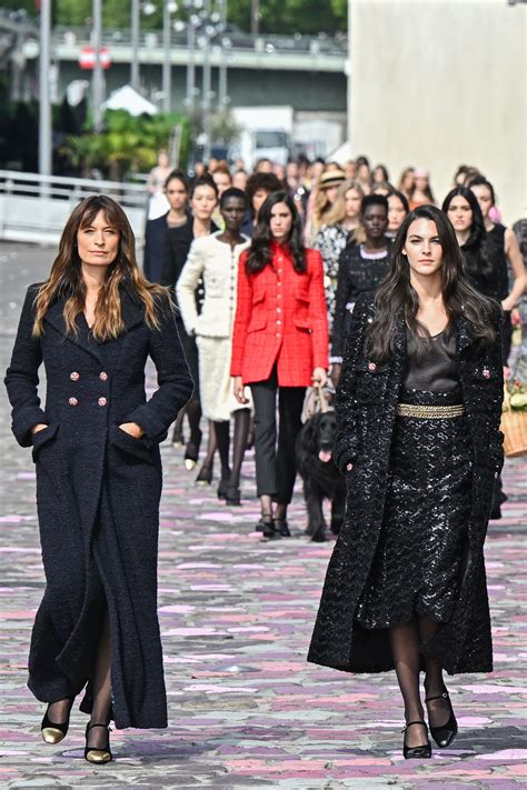 vogue runway chanel|Vogue’s best looks from the Chanel haute couture fall/winter .